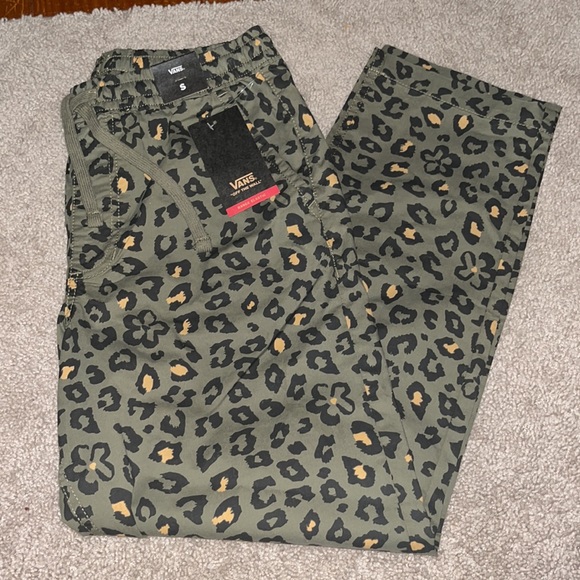 Vans Army Green Cheetah Print Pants Size Small Relaxed Fit - Picture 2 of 3